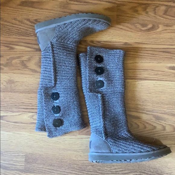 UGG Shoes - Grey crochet uggs